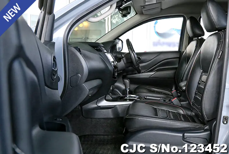 Nissan Navara in Gray for Sale Image 13