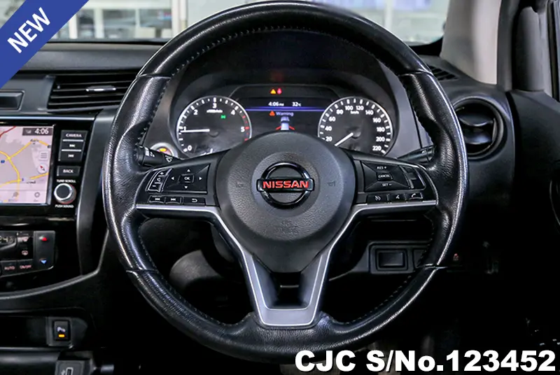 Nissan Navara in Gray for Sale Image 16