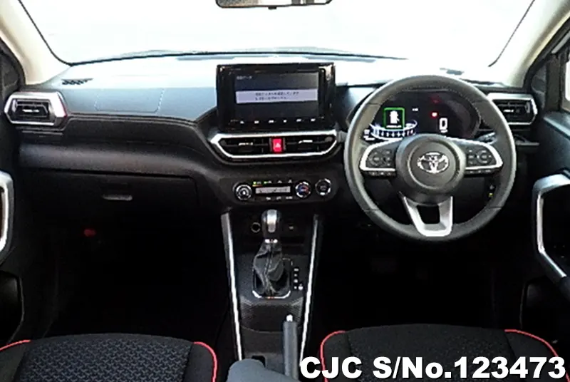 Toyota Raize in White for Sale Image 10