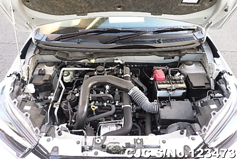 Toyota Raize in White for Sale Image 17