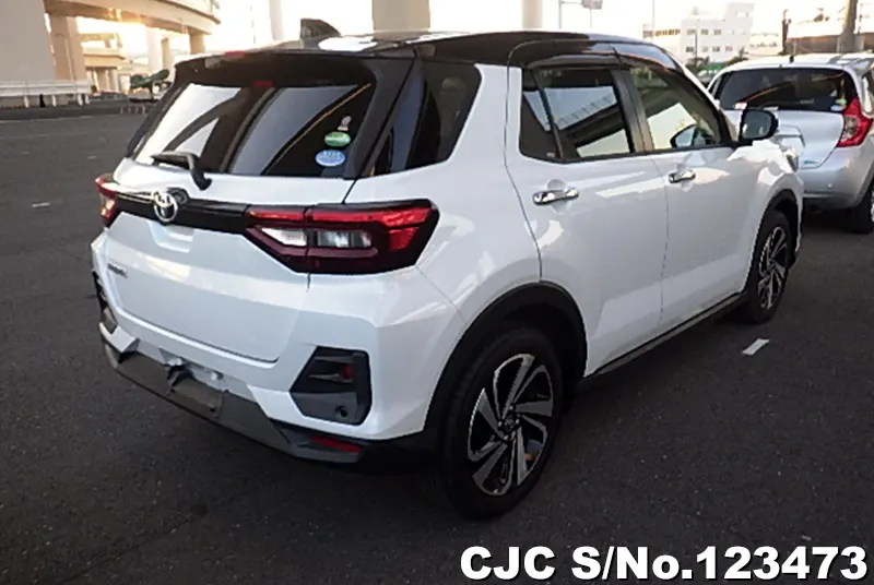 Toyota Raize in White for Sale Image 2