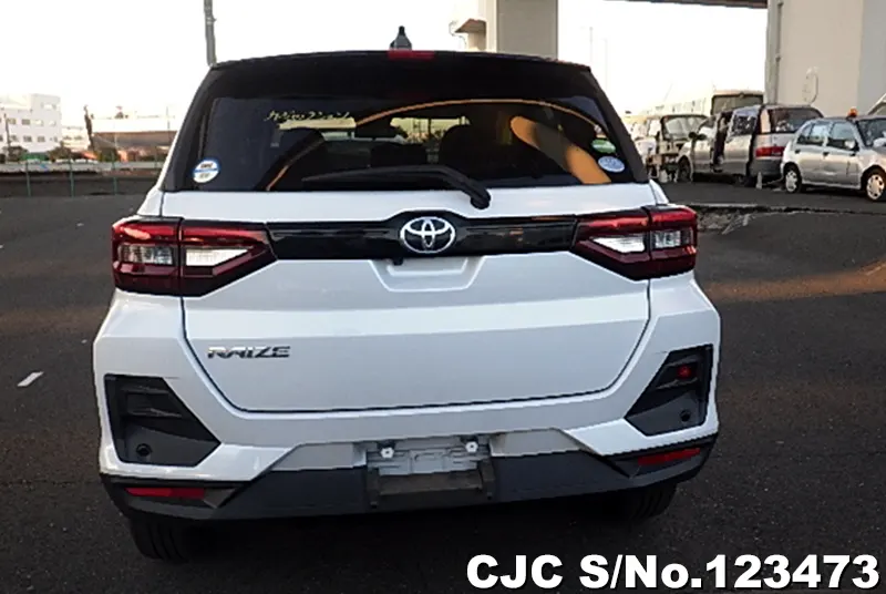 Toyota Raize in White for Sale Image 5