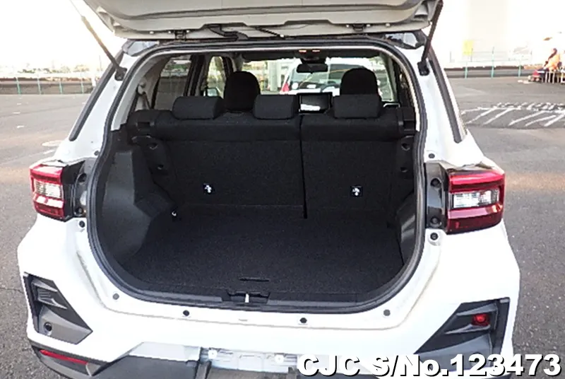 Toyota Raize in White for Sale Image 8