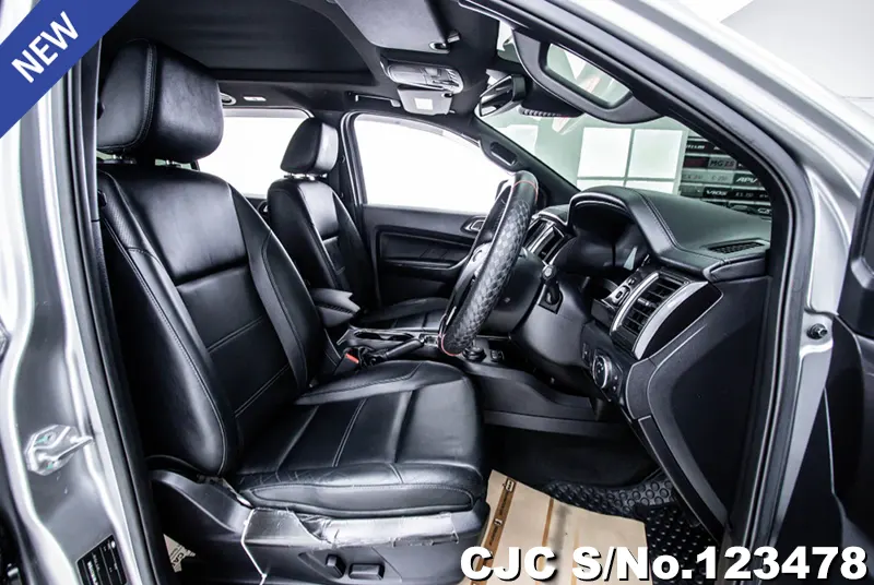 Ford Everest in Gray for Sale Image 7