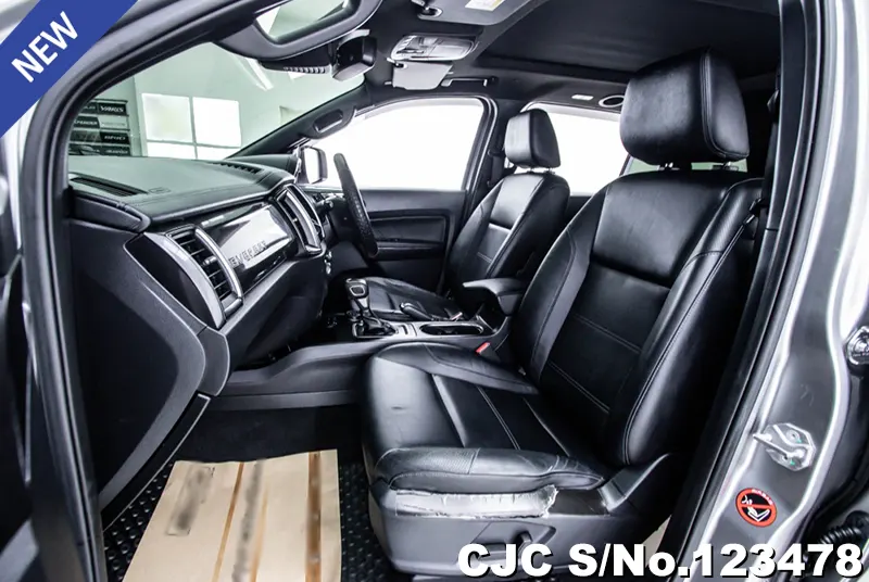 Ford Everest in Gray for Sale Image 8