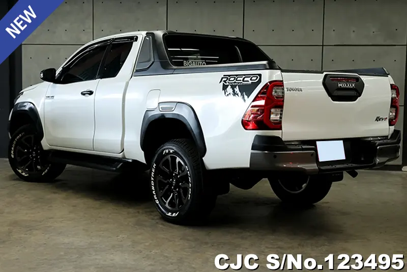 Toyota Hilux in White for Sale Image 42