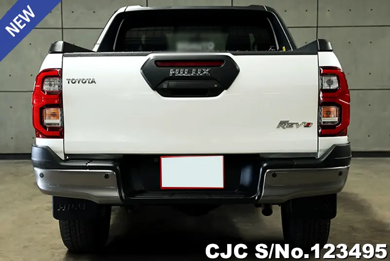 Toyota Hilux in White for Sale Image 44