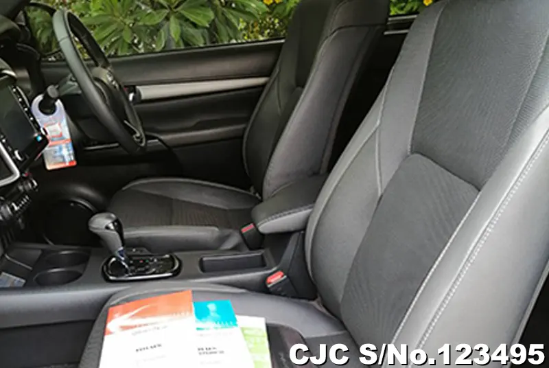 Toyota Hilux in White for Sale Image 29