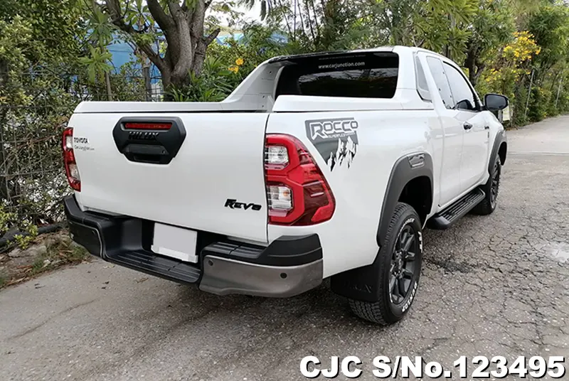 Toyota Hilux in White for Sale Image 14