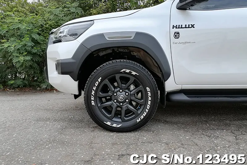 Toyota Hilux in White for Sale Image 33