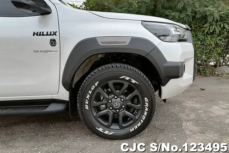 Toyota Hilux in White for Sale Image 35