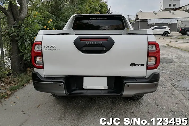 Toyota Hilux in White for Sale Image 17