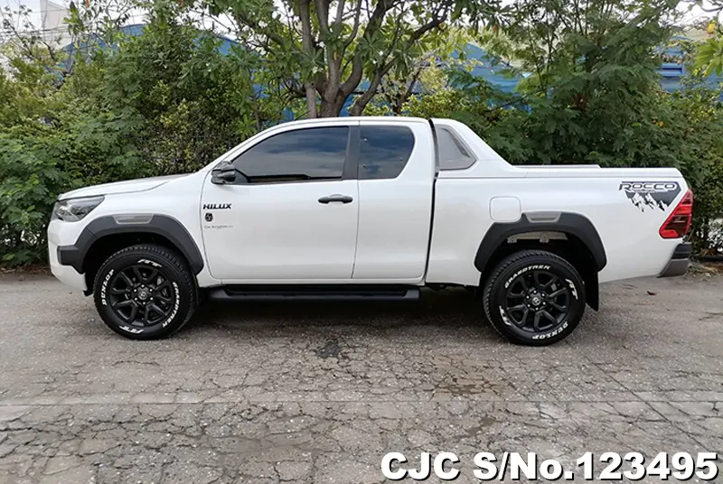 Toyota Hilux in White for Sale Image 20