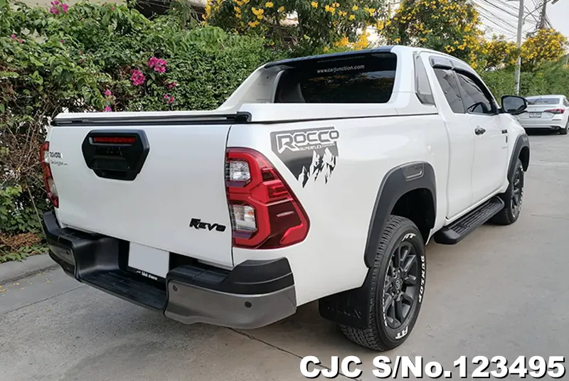 Toyota Hilux in White for Sale Image 2