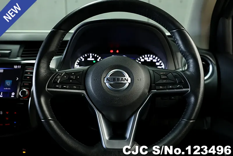 Nissan Navara in White for Sale Image 11
