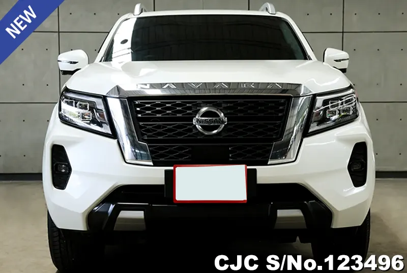 Nissan Navara in White for Sale Image 2
