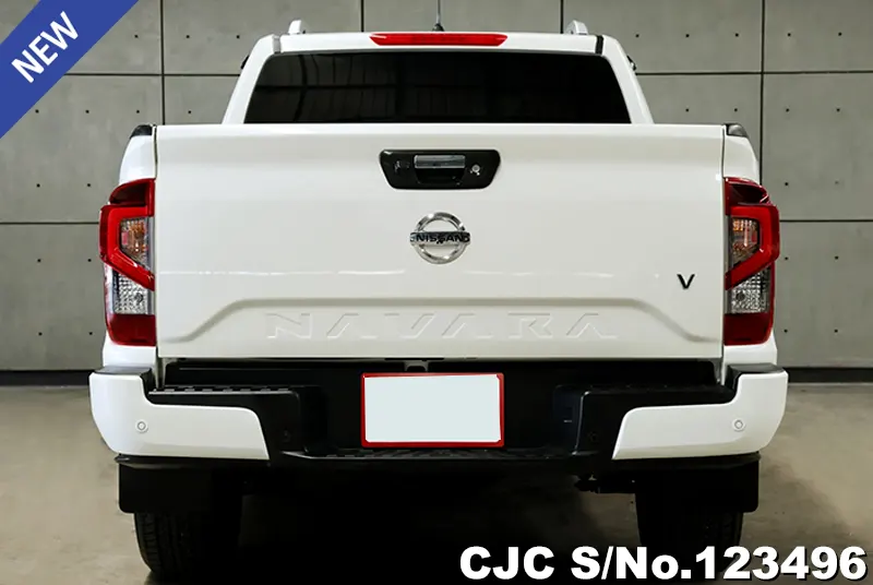 Nissan Navara in White for Sale Image 3