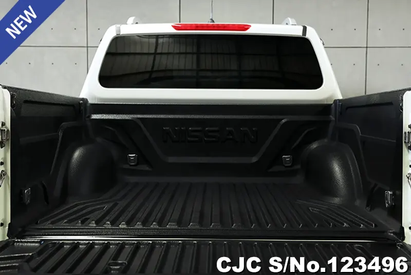 Nissan Navara in White for Sale Image 4