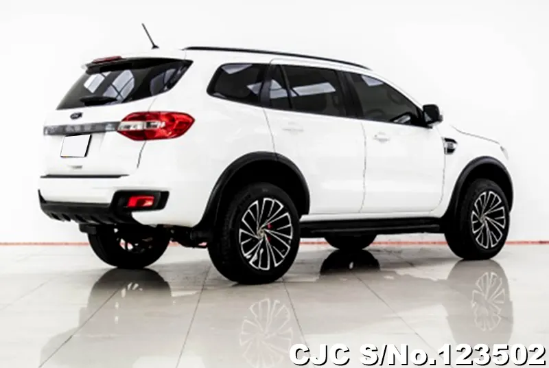 Ford Everest in White for Sale Image 3