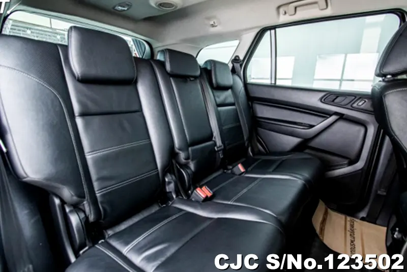 Ford Everest in White for Sale Image 9