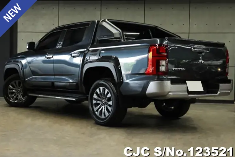 Mitsubishi Triton in Gray for Sale Image 1