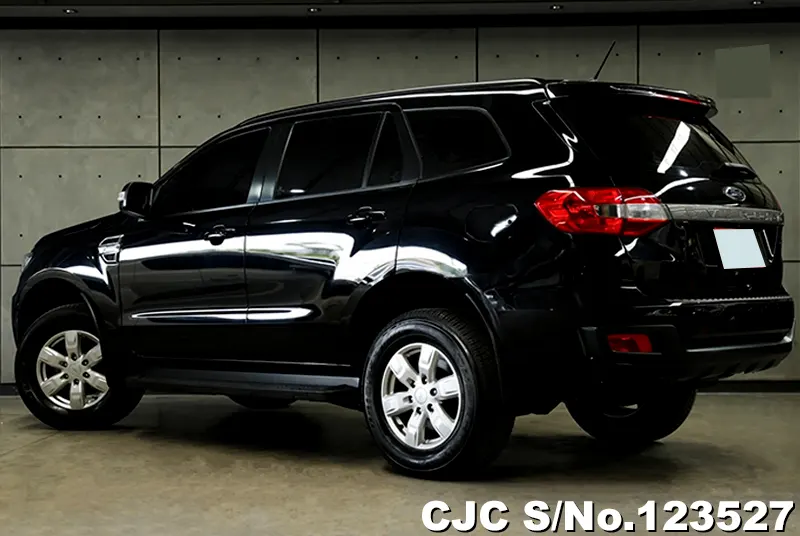 Ford Everest in Black for Sale Image 1