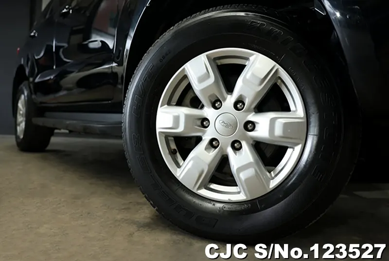 Ford Everest in Black for Sale Image 15