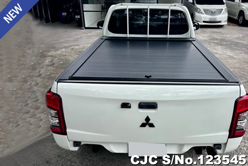 Mitsubishi Triton in White for Sale Image 2