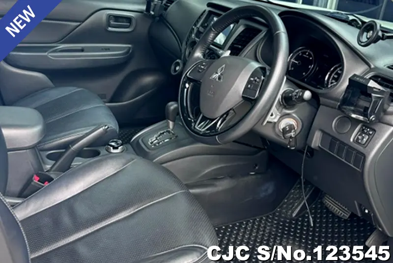 Mitsubishi Triton in White for Sale Image 4