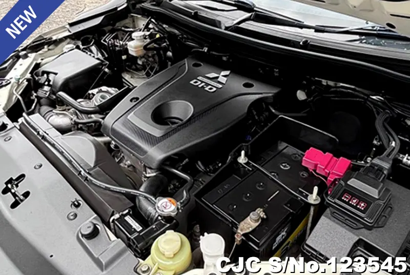 Mitsubishi Triton in White for Sale Image 6