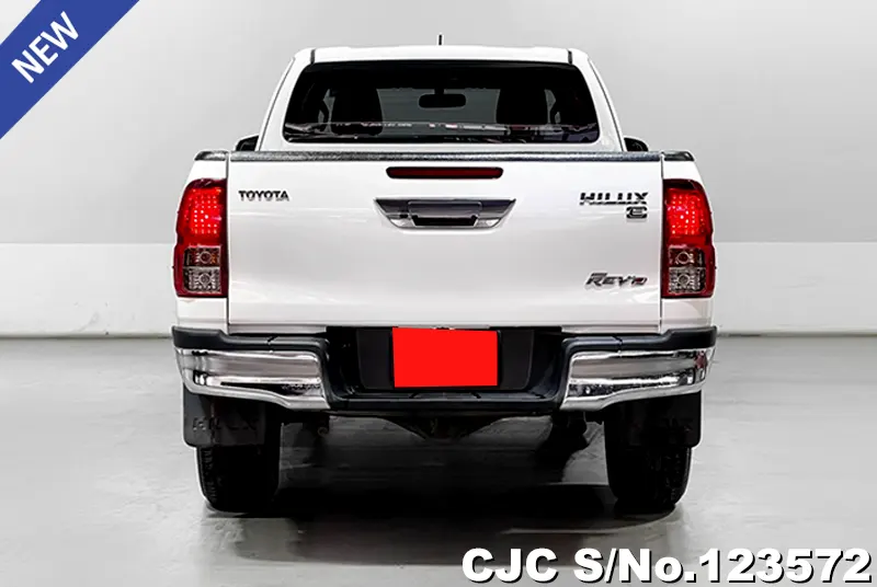 Toyota Hilux in White for Sale Image 5