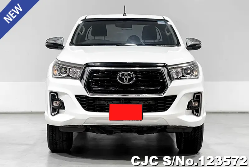 Toyota Hilux in White for Sale Image 4