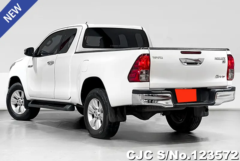 Toyota Hilux in White for Sale Image 1