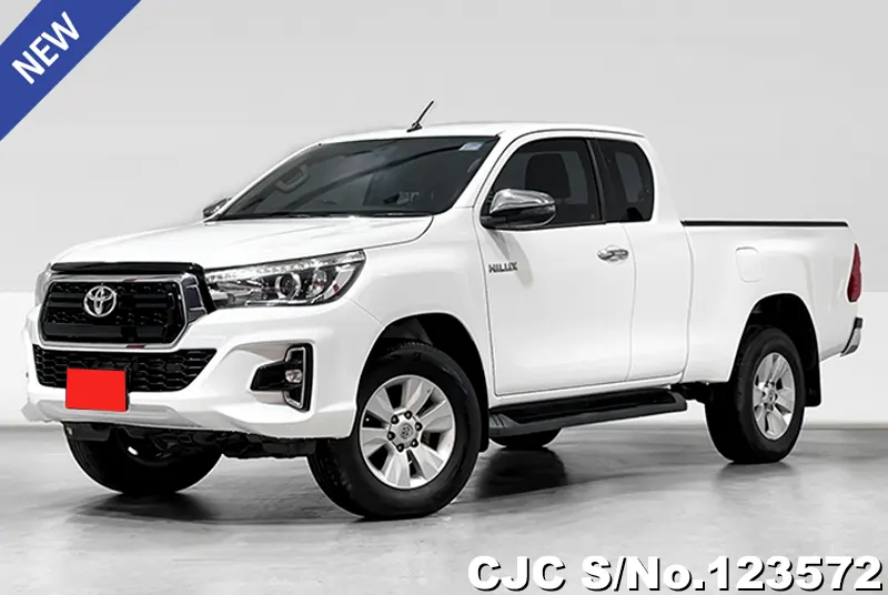 Toyota Hilux in White for Sale Image 3
