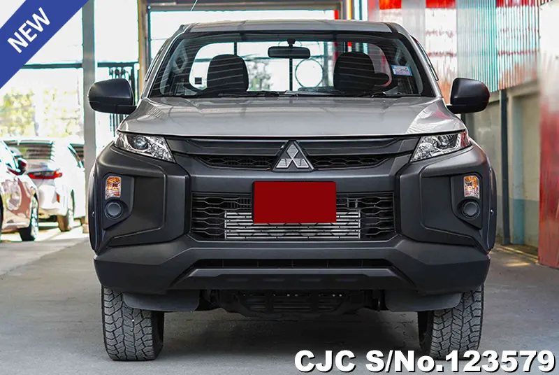 Mitsubishi Triton in Gray for Sale Image 4