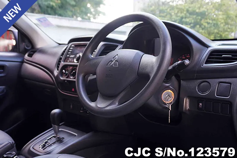 Mitsubishi Triton in Gray for Sale Image 6