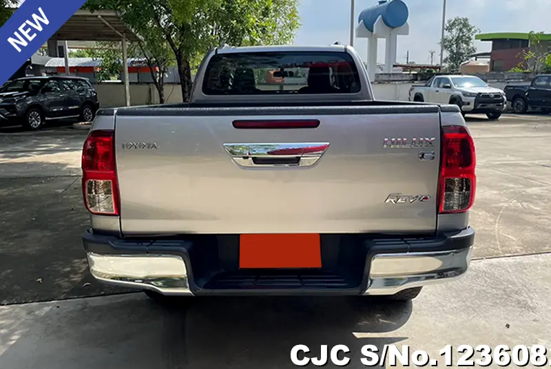 Toyota Hilux in Silver for Sale Image 2