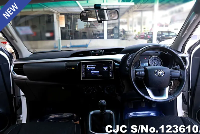 Toyota Hilux in White for Sale Image 6