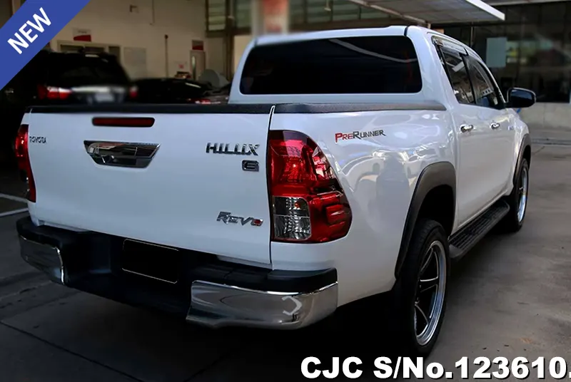 Toyota Hilux in White for Sale Image 1