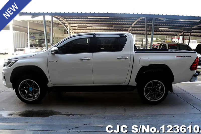 Toyota Hilux in White for Sale Image 5