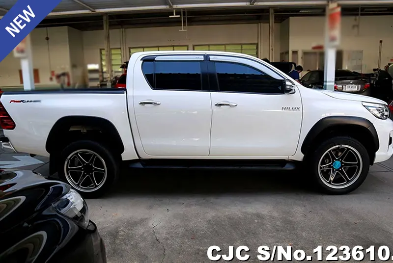 Toyota Hilux in White for Sale Image 4
