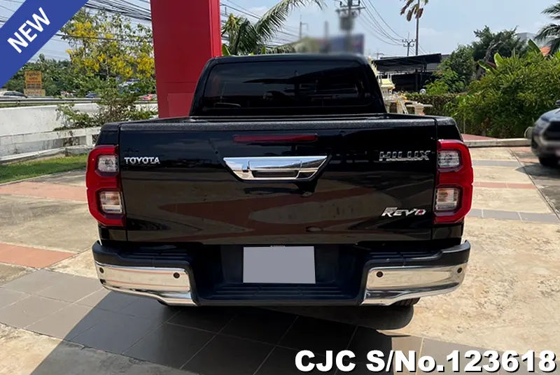 Toyota Hilux in Black for Sale Image 2