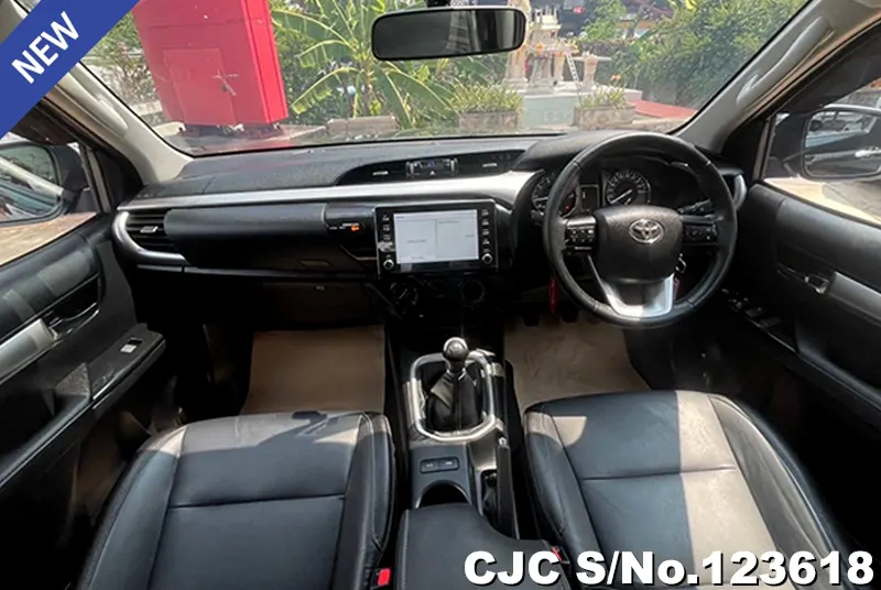 Toyota Hilux in Black for Sale Image 4