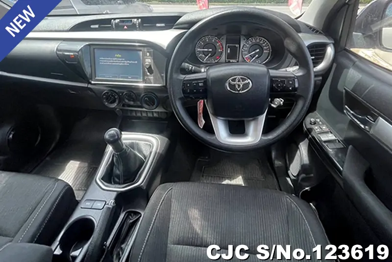 Toyota Hilux in White for Sale Image 4