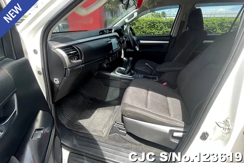 Toyota Hilux in White for Sale Image 5