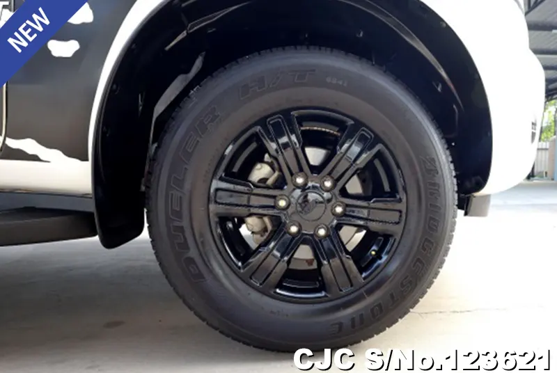 Ford Ranger in White for Sale Image 12