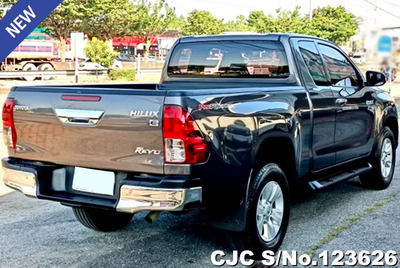 Toyota Hilux in Gray for Sale Image 1