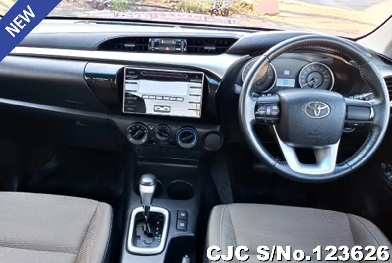 Toyota Hilux in Gray for Sale Image 5