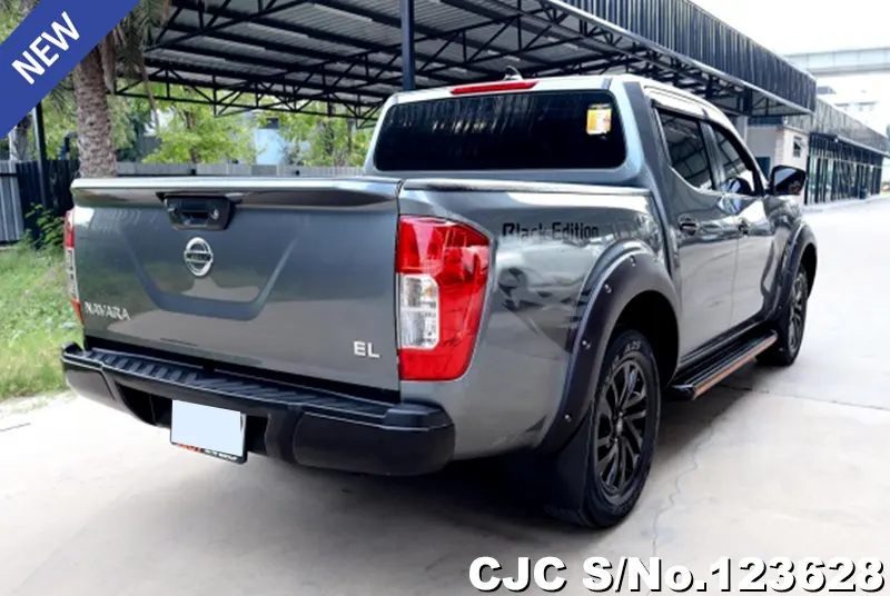 Nissan Navara in Gray for Sale Image 2