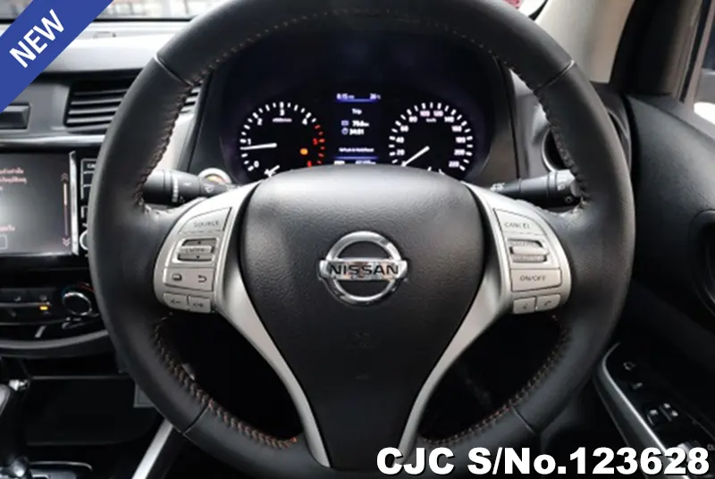 Nissan Navara in Gray for Sale Image 8